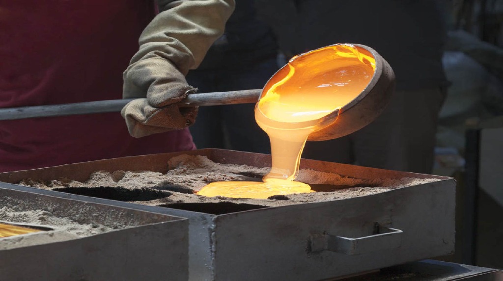 Gold being poured at Oasis Gold Refinery